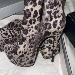 Cheetah print gray platform booties
